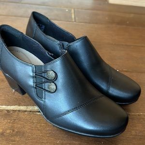Brand New Size 6.5 Clark’s Collection dress shoes